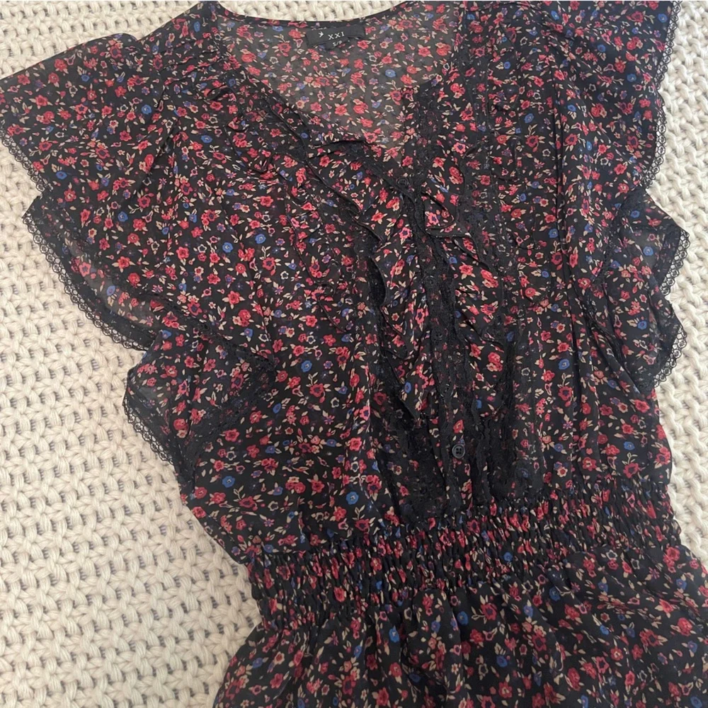 Ruffle Blouse NWOT - Picture 3 of 4